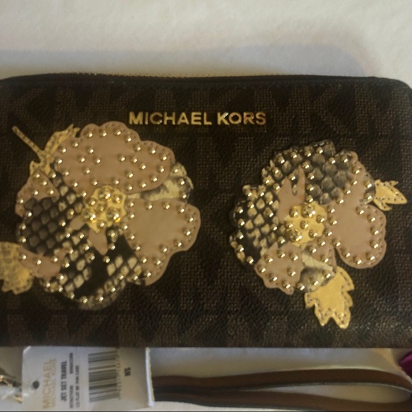 ❌SOLD❌Michael Kors Jet Set Flower Wallet NWT - Picture 8 of 8